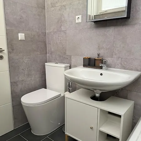 1-zimmer-apartment In Der Naehe Der Therme Und Haengebruecke Daire *