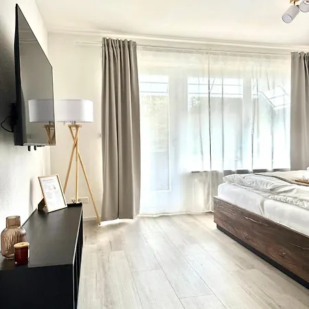 Apartman 1-zimmer-apartment In Der Naehe Der Therme Und Haengebruecke *